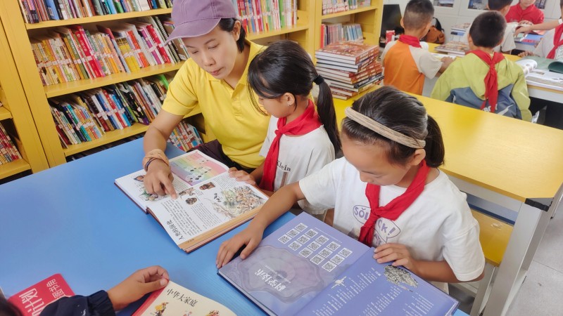 2025图书室精选 (4).jpg