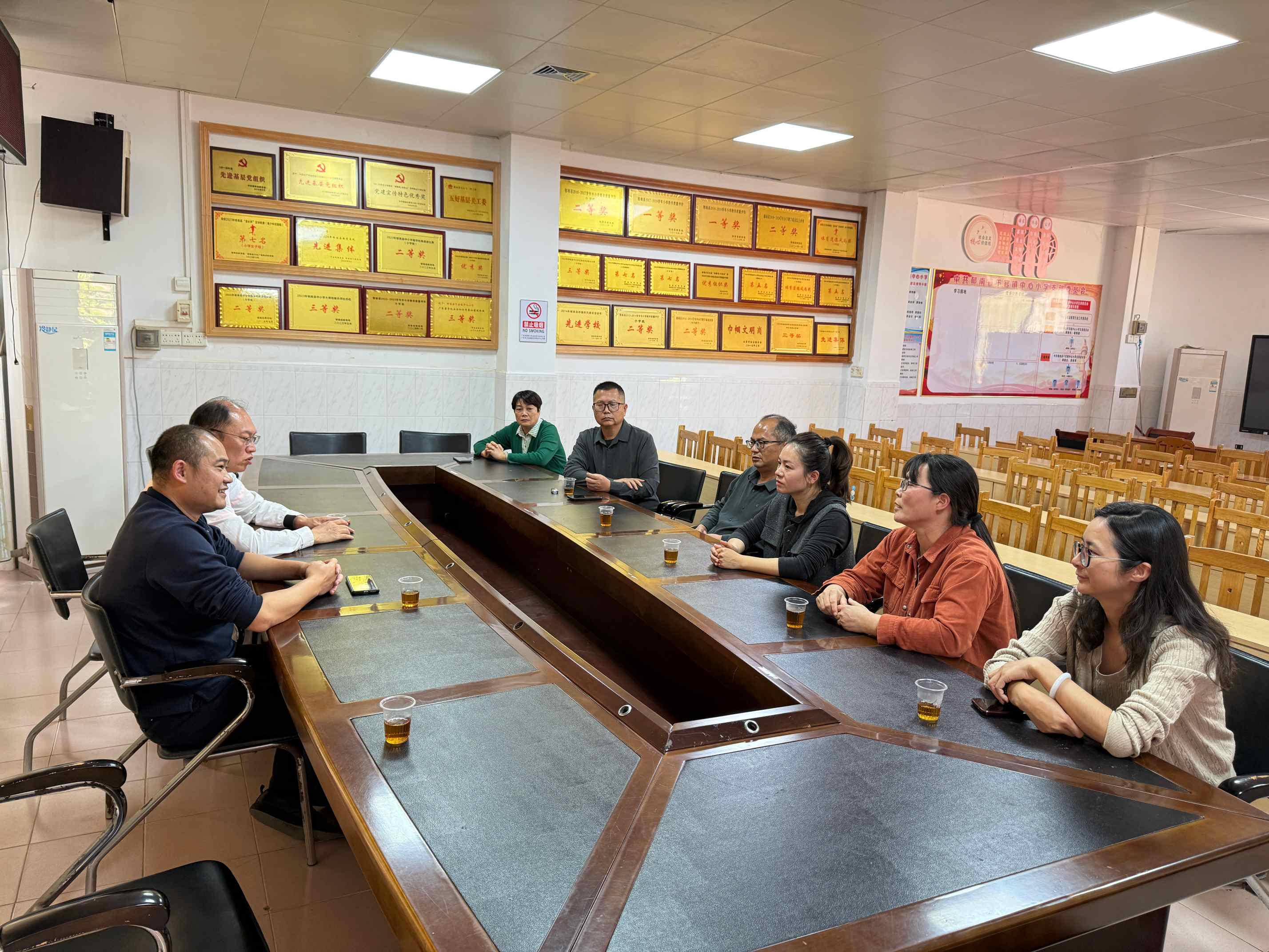 ǧ��������Сѧ (1).jpg